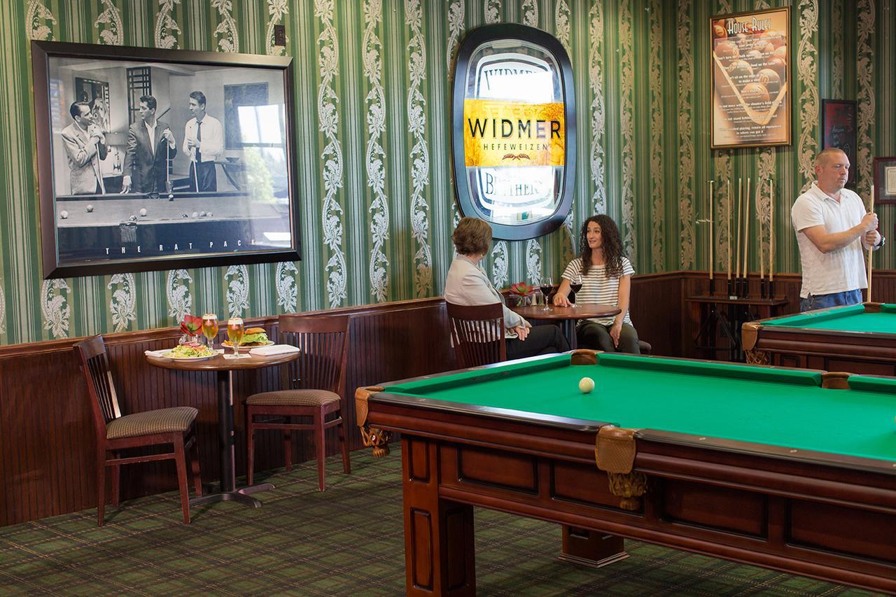 Rogue Regency Inn & Suites Medford Zewnętrze zdjęcie